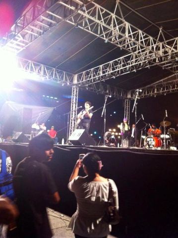 Canelo Kot en el Concierto por la Educación del Zócalo de la Ciudad de México.