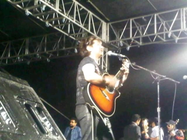 Canelo Kot en el Concierto por la Educación del Zócalo de la Ciudad de México.